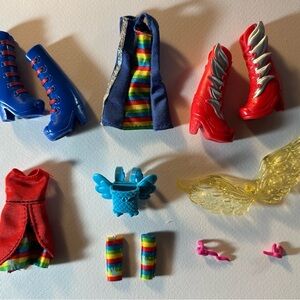 My Little Pony Equestria Girls Doll Clothing and Accessories- Rainbow Dash 2013